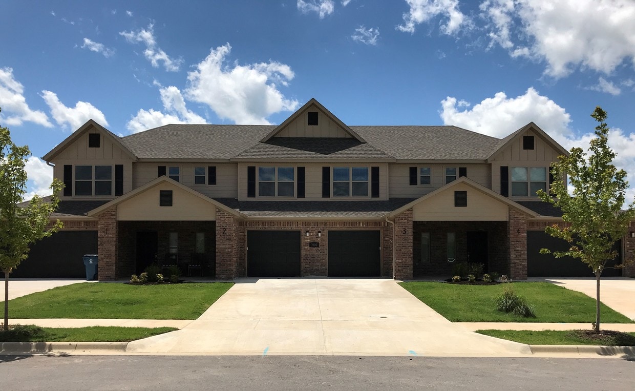 Buckeye Crossing Townhomes Apartments Bentonville, AR