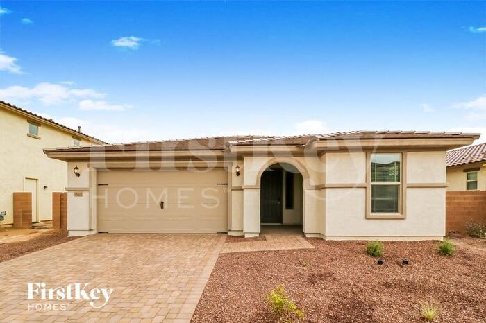 Foto principal - 18004 W Fulton St