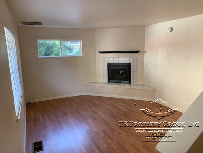 Foto del edificio - 1335 Oak Ridge Dr