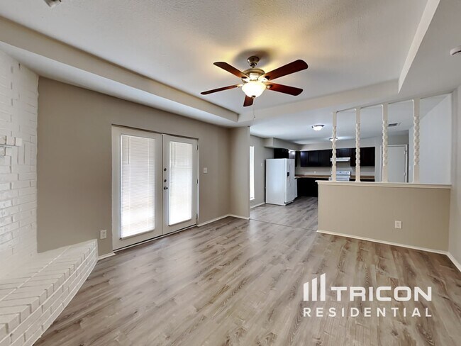 Building Photo - 6007 Big Springs Dr