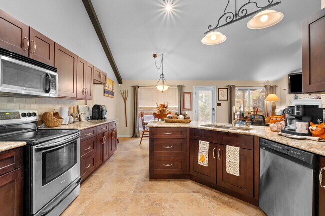 Building Photo - 12211 Hart Crest