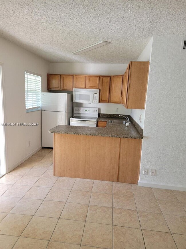 Foto del edificio - 2660 NE 8th Ave