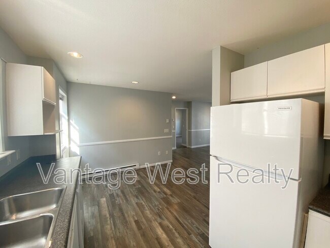 Photo du bâtiment - 1073 Lawson Ave