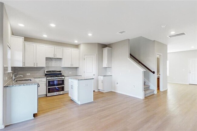 Building Photo - 17212 Crowndale Dr