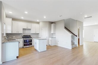 Building Photo - 17212 Crowndale Dr