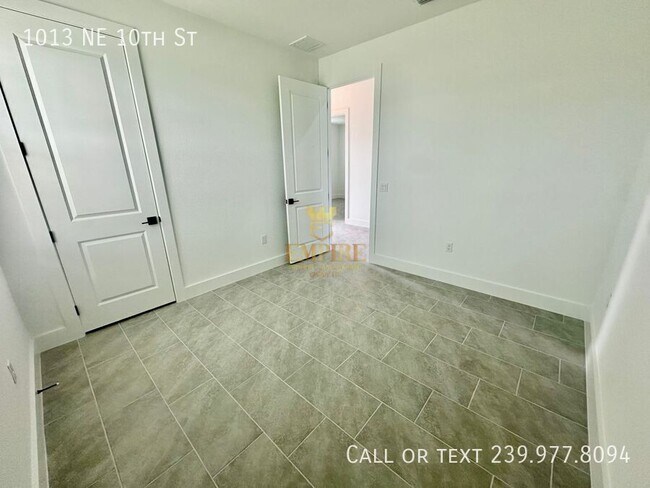 Foto del edificio - 1013 NE 10th St