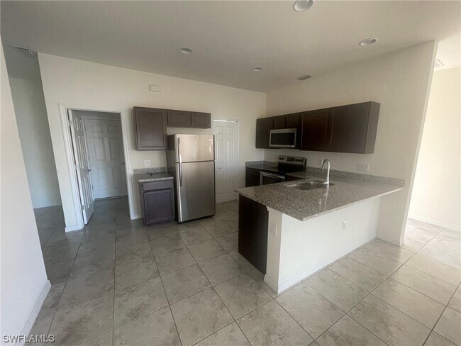Foto del edificio - 211 NW 28th St