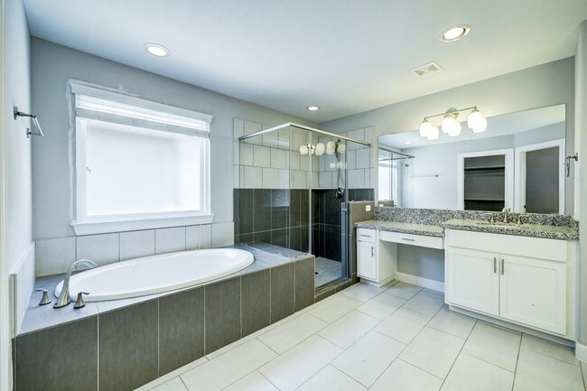 Foto del edificio - 1811 Wichita St