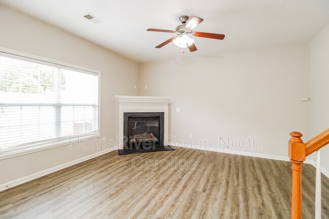 Building Photo - 3532 Park Hill Crossing Dr