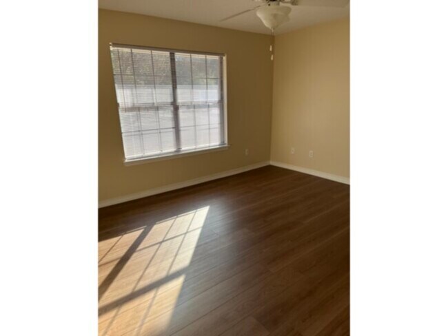 Building Photo - 9916 Guidy Ln