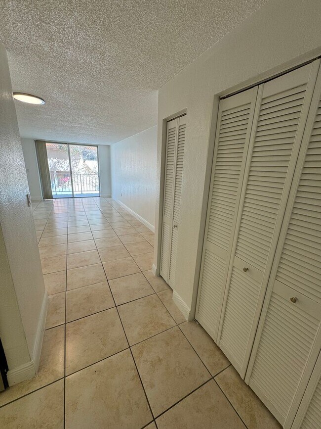 Building Photo - 1805 Sans Souci Blvd