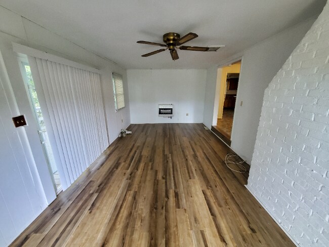 Foto del edificio - 216 Gold Field Rd NE