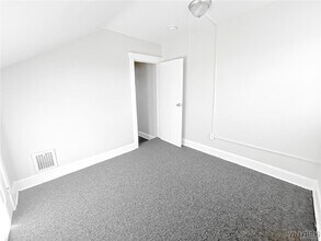 Building Photo - 531 24th St