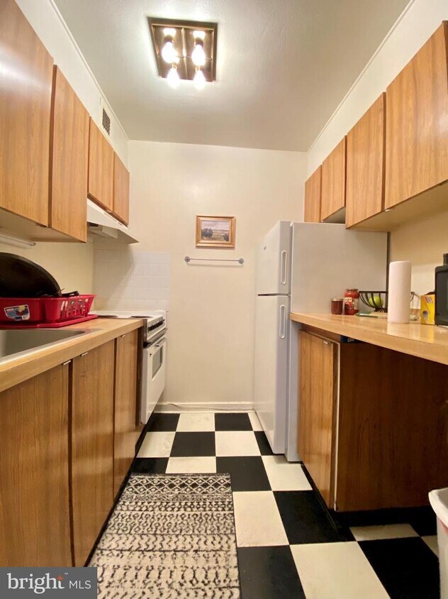 22430 W Rittenhouse Square Unit 2702, Philadelphia, PA 19103