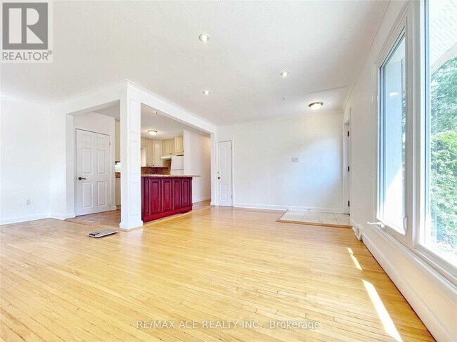 Building Photo - 246 Horsham Ave