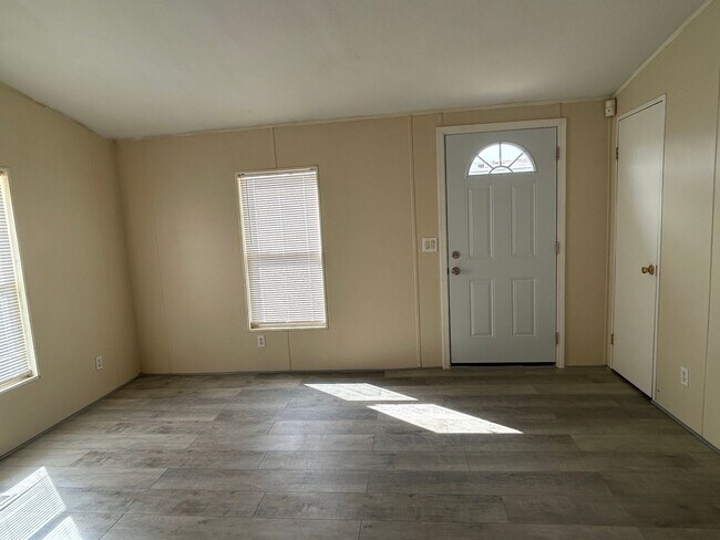 Foto del edificio - Upgraded 3 Bedroom 1 Bath Home