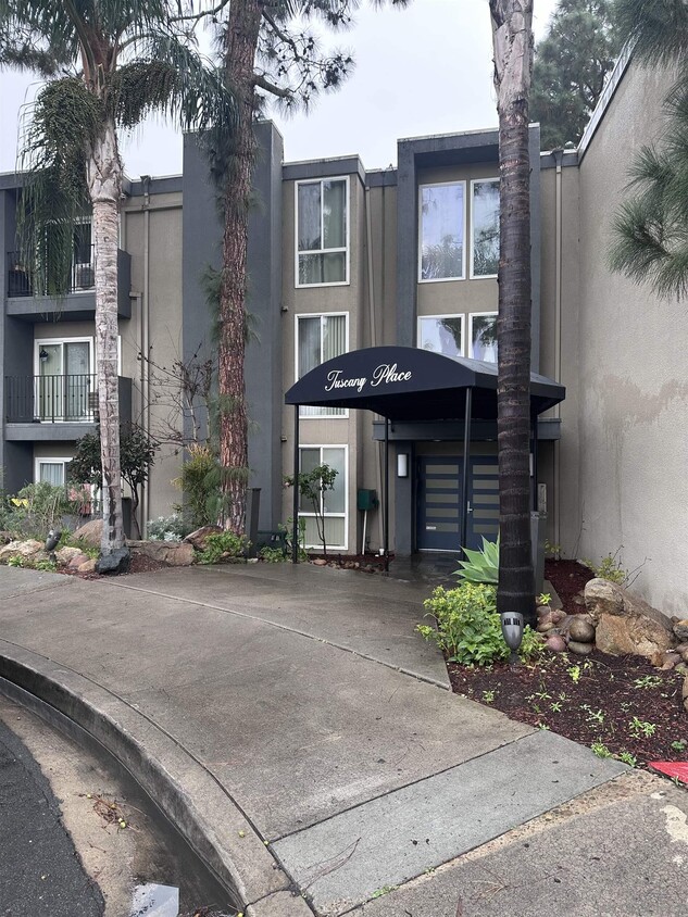 Building Photo - 4860 Rolando Ct