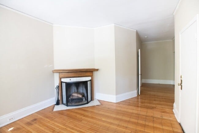 Building Photo - 2214 E Ivanhoe Pl