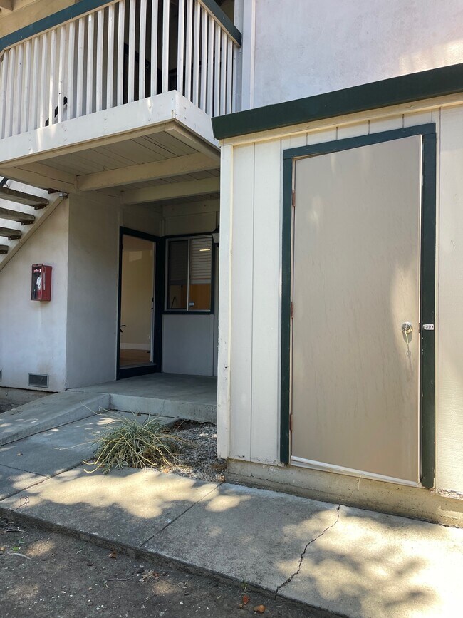 Foto del edificio - 5450 Concord Blvd