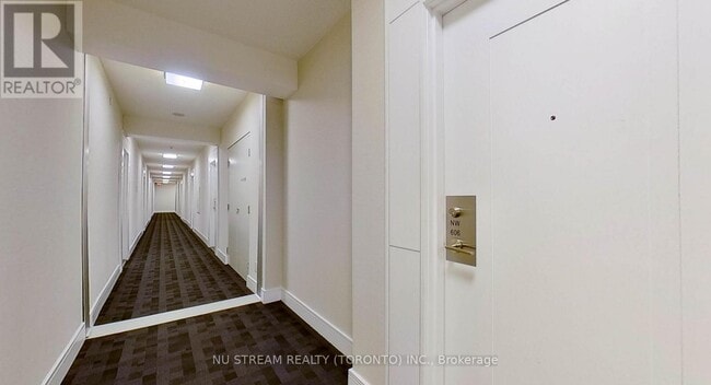 Building Photo - 9201 Yonge St