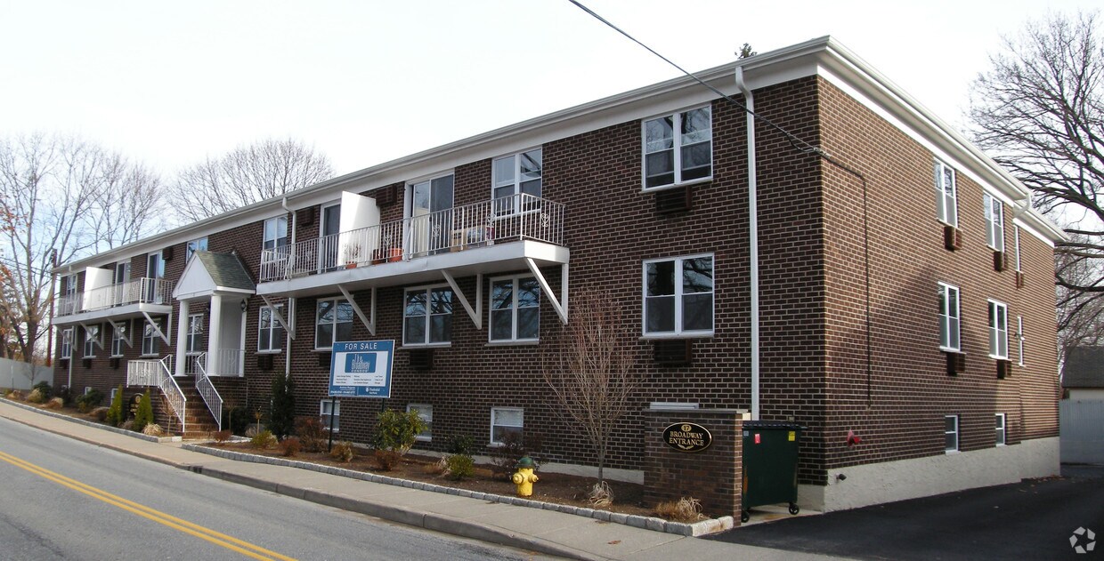 Primary Photo - 17 Broadway