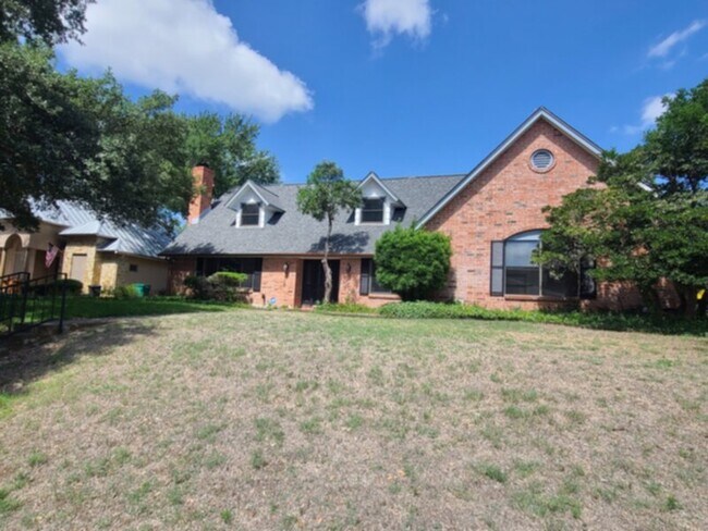 Foto del edificio - 4Br 3Fb