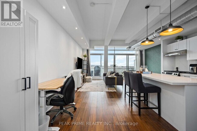 Building Photo - 233-233 Carlaw Ave
