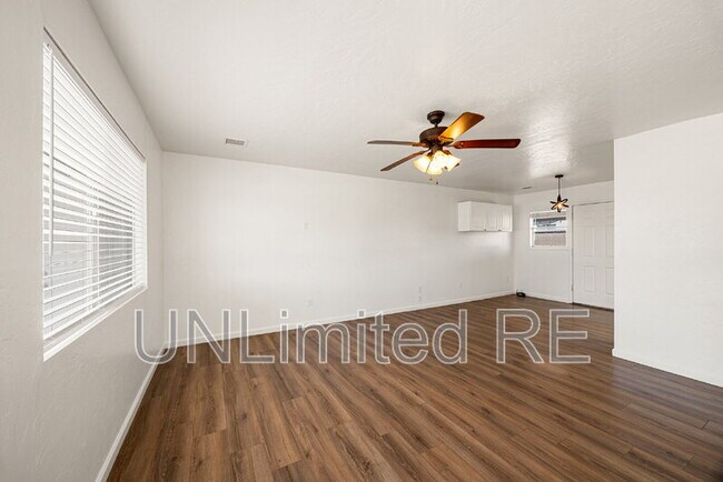 Building Photo - 8430 E Sommer Dr