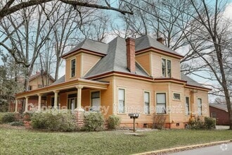 Building Photo - 295 Oglethorpe Ave
