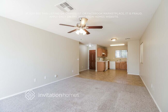 Building Photo - 1715 E Desert Moon Trail