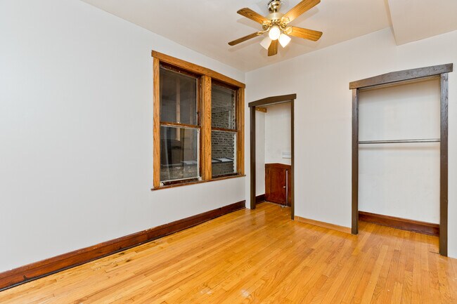 Building Photo - 3312 W Armitage Ave