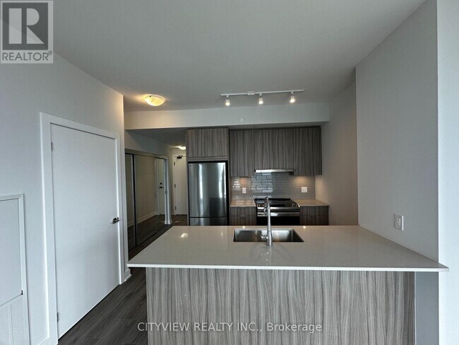 Building Photo - 430-4430 Square One Dr
