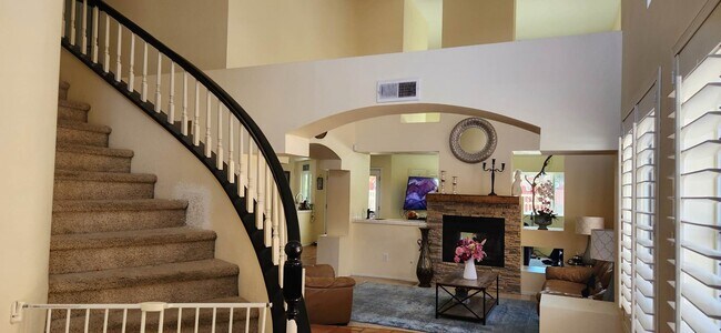 Building Photo - 40061 White Leaf Ln