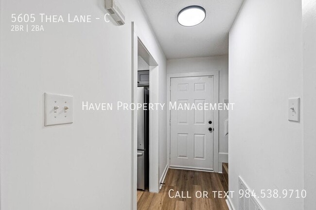 Foto del edificio - 5605 Thea Ln