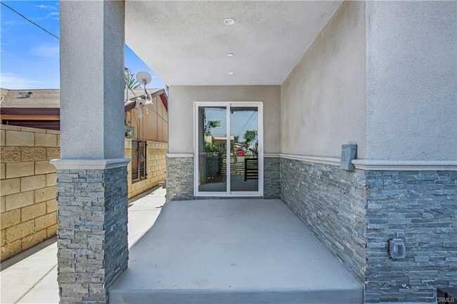 Foto del edificio - 3920 W 108th St