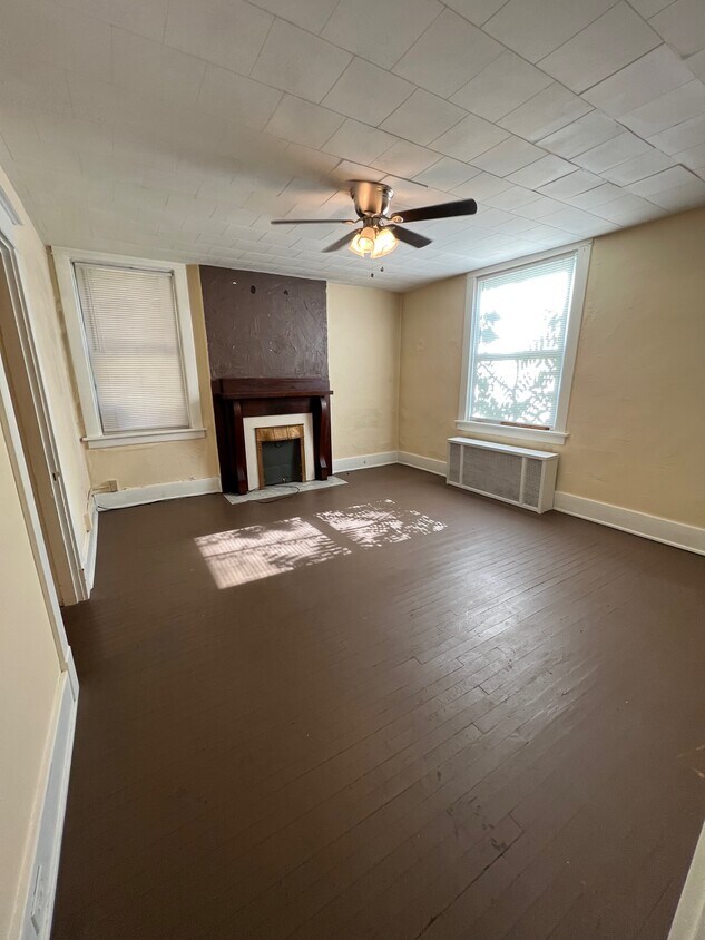 Foto principal - 2727 Broadway Ave