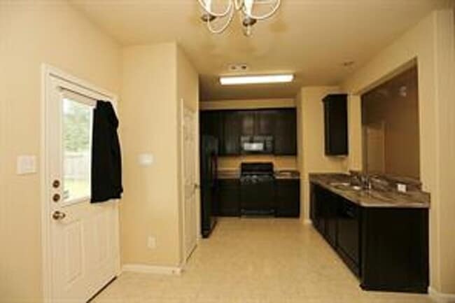 Building Photo - 10011 Cobbs Cove Ln