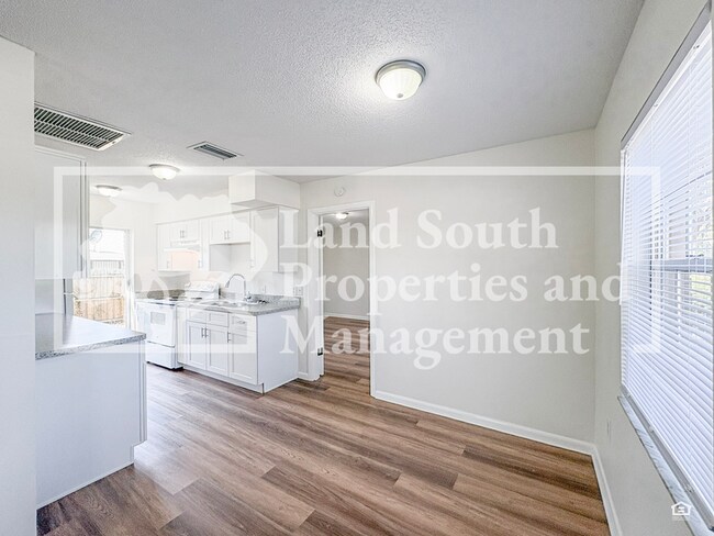 Foto del edificio - 420 Allamanda Dr