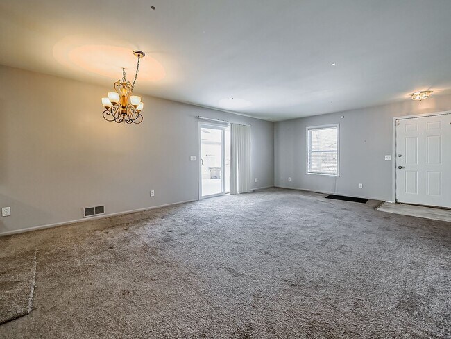 Building Photo - Spacious 3-Bedroom Home in a Great Pontiac Location!