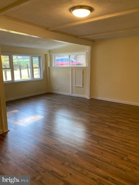 Building Photo - 68 Creek Rd