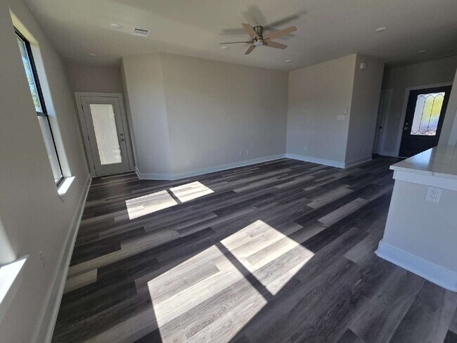 Foto del edificio - "New 3-Bed Oasis with Quartz Finishes and ...