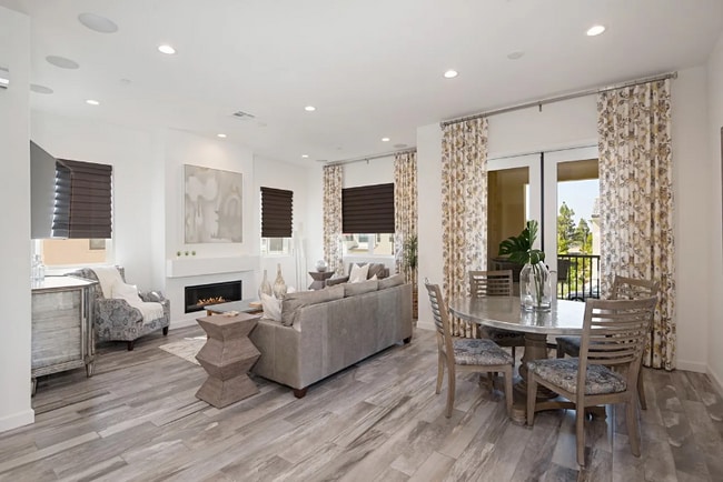 Building Photo - 168 Follyhatch