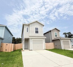 Building Photo - 3606 Duplet Ave