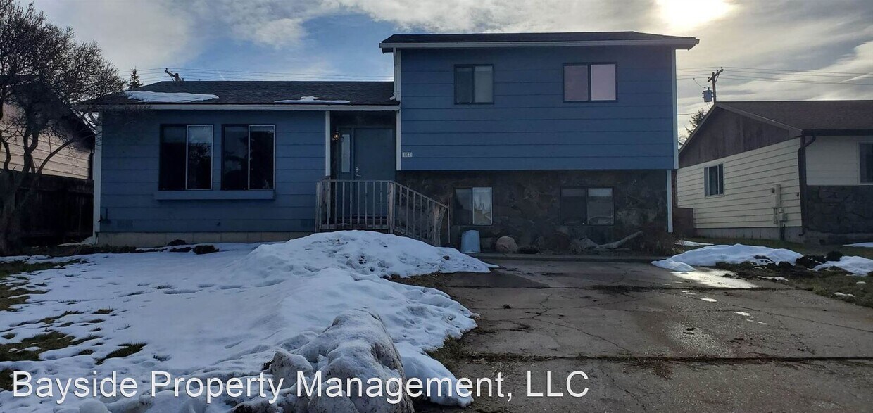 3 br, 2.5 bath House 107 Island View House Rental in Polson, MT