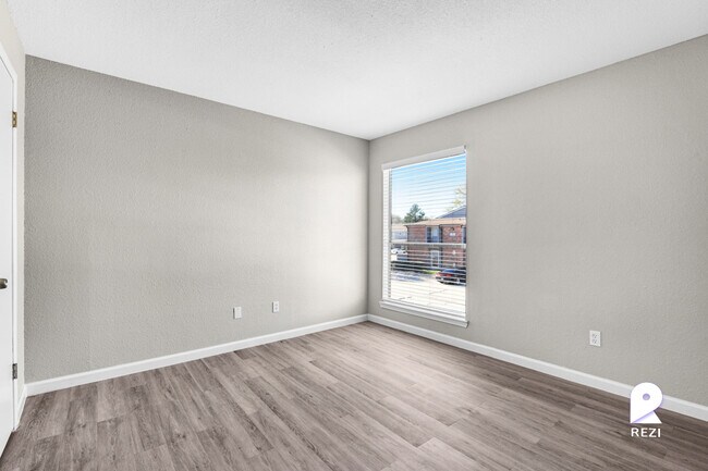 Building Photo - 13100 Stonefield Dr