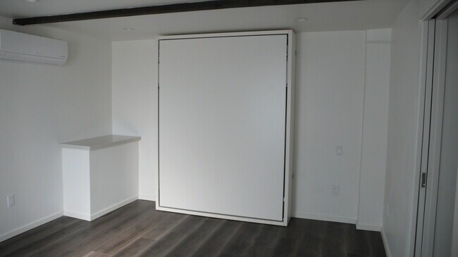 Building Photo - 754 N Avenue 66