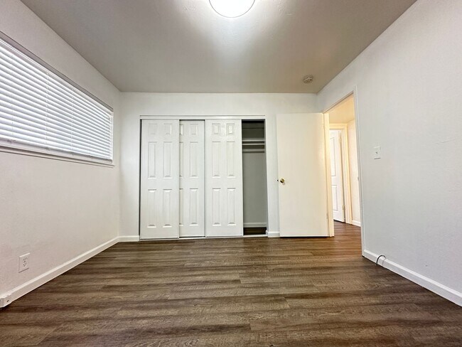 Building Photo - 3408