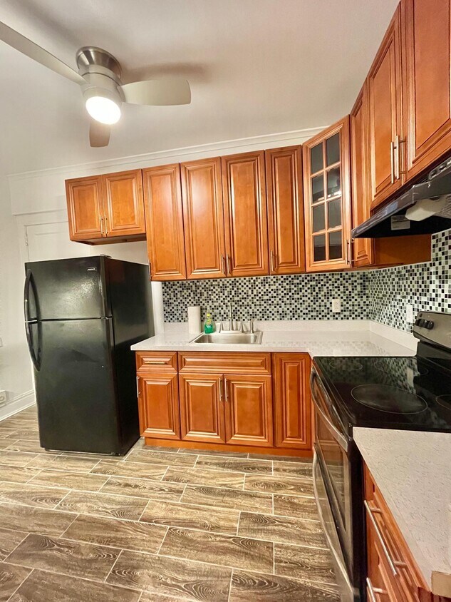 Kitchen - 401 Pittston Ave