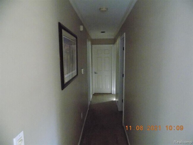 Foto del edificio - 3255 W Utica Rd