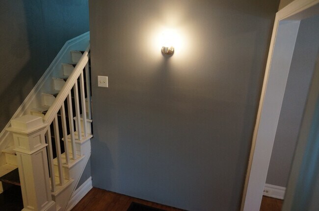 Foto del edificio - AVAILABLE AUG 1ST- 3 Bedroom 1 Bath House